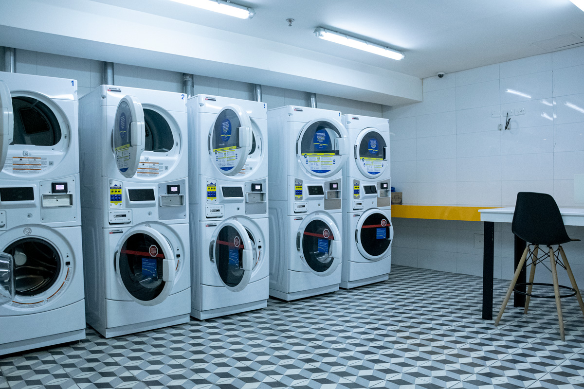Estudiantes compartiendo en residencia universitaria Centro Internacional, Bogotá