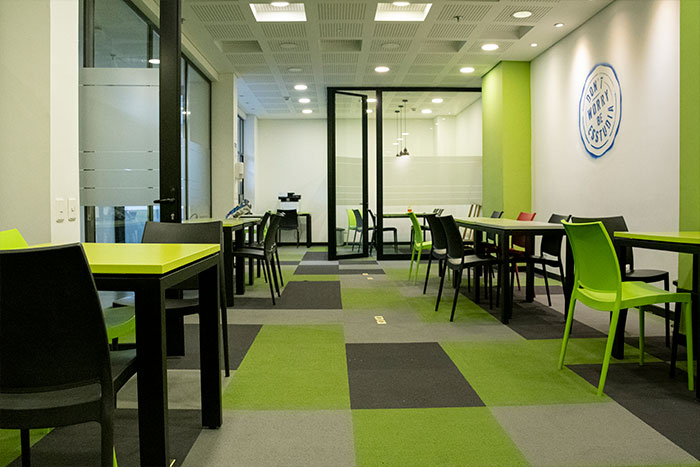 Salón de estudio en residencia universitaria Chapinero, Bogotá