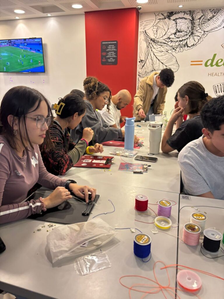 🎨 CLASE DE MANILLAS
